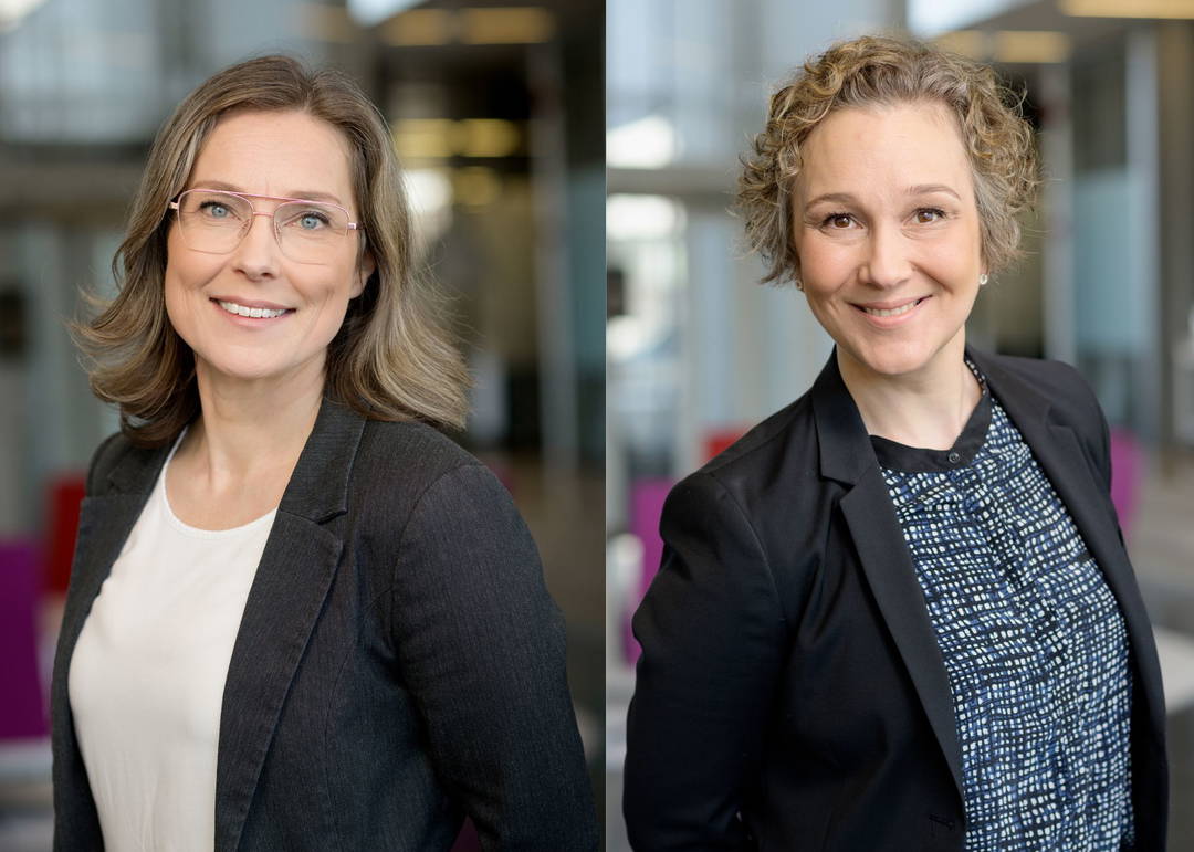 Eveliina Korpela ja Johanna Komppa tutkivat ja kehittävät suomen kielen oppimista työssä.